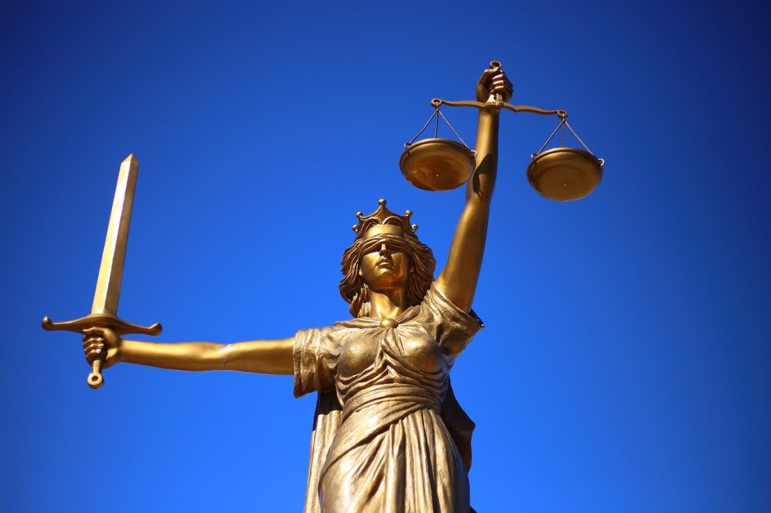 justice-2060093_1280(7)