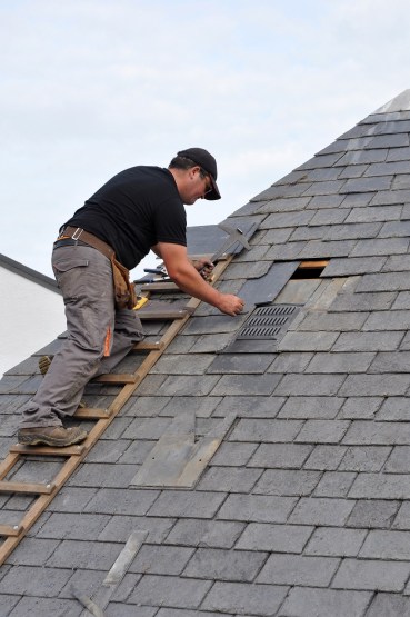 roofer-2967759_1280(1)