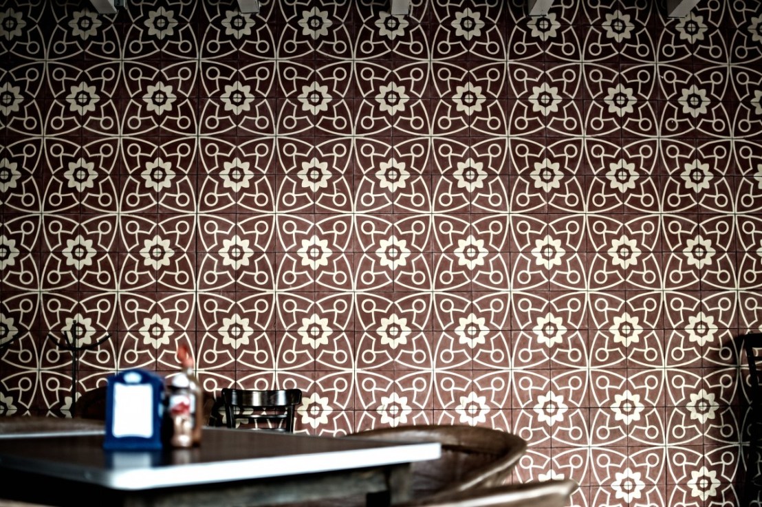 En été, rénover vos murs intérieurs de maison avec du papier peint&nbsp;design