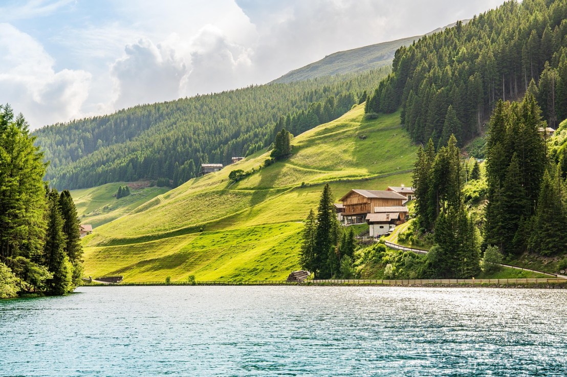 Pourquoi privilégier une maison à ossature bois dans les Alpes&nbsp;?