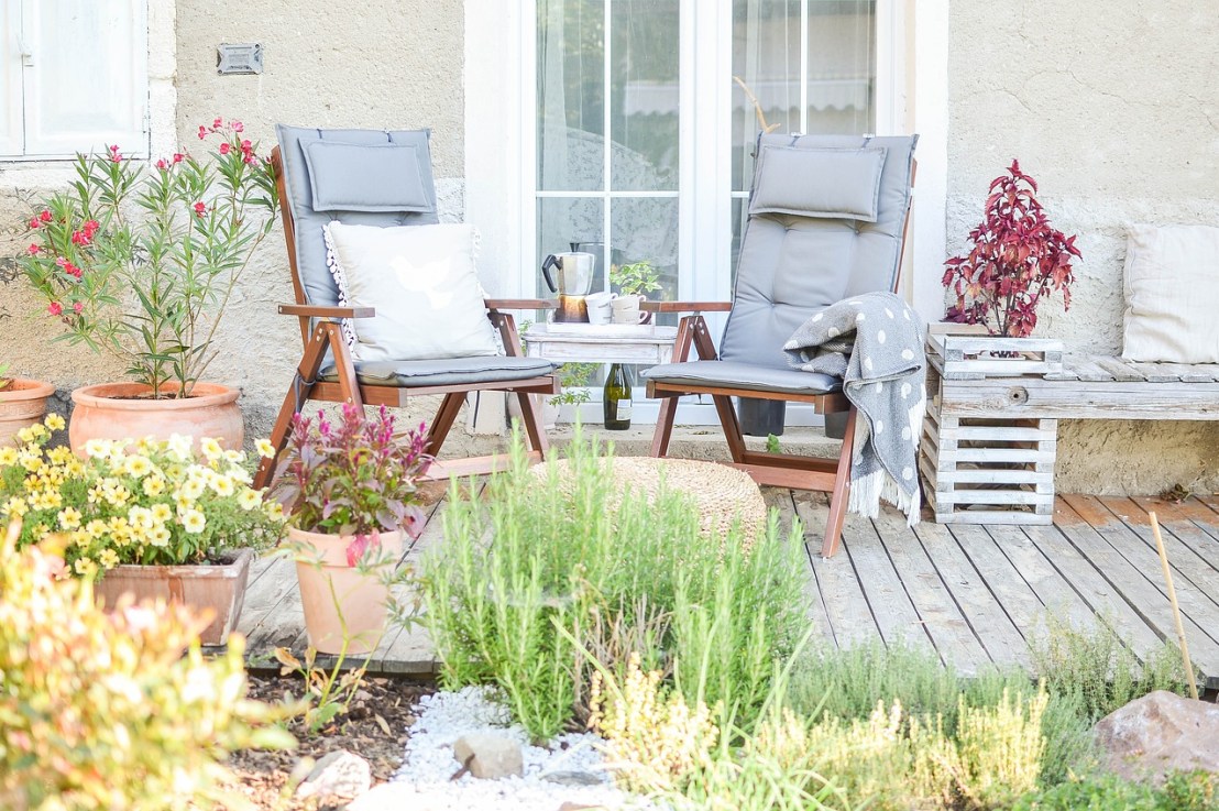 Quels équipements extérieurs pour une grande terrasse&nbsp;?