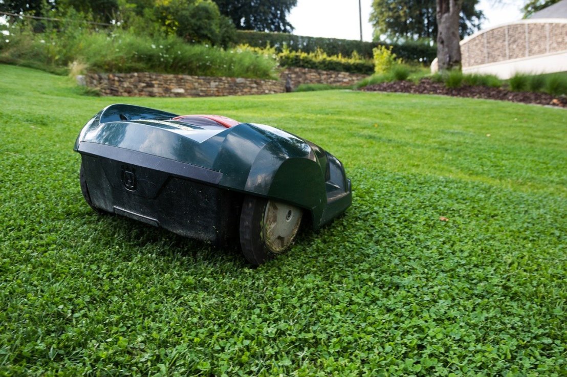 Ce qu&rsquo;il faut savoir sur le robot tondeuse, votre allié de&nbsp;l&rsquo;été